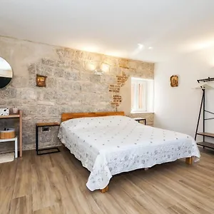 sweet-rooms-split.splithotels.org/